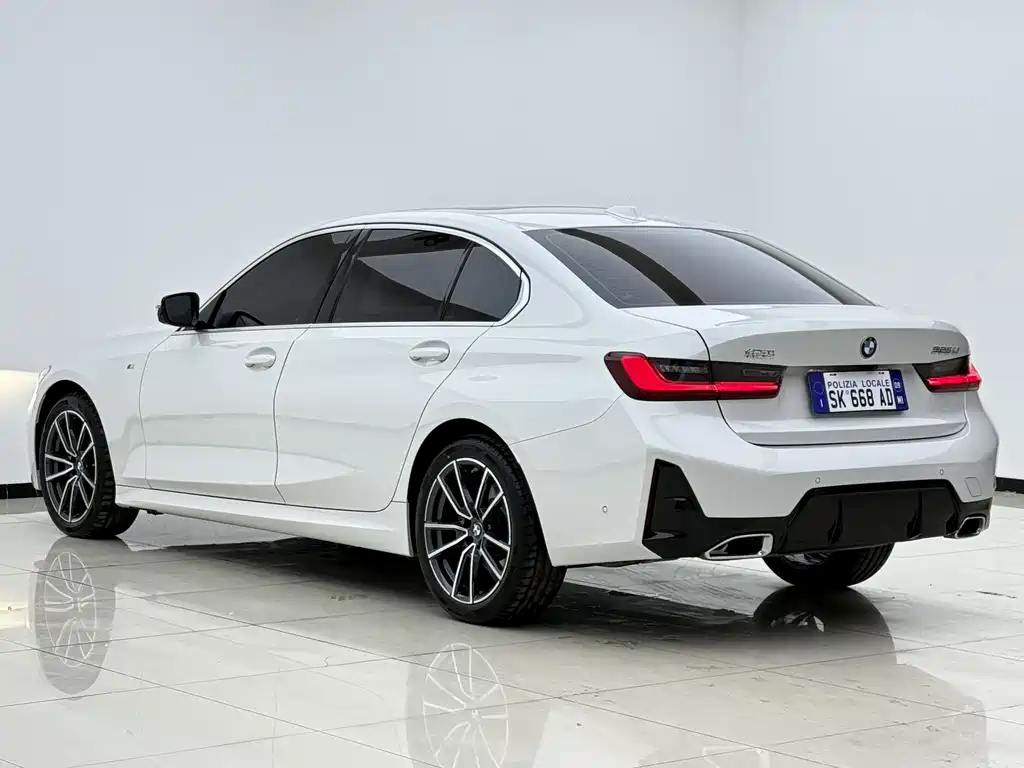BMW 3 Series 2025 — фото 18