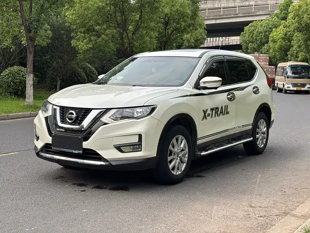 Nissan X-Trail 2018 — фото 1