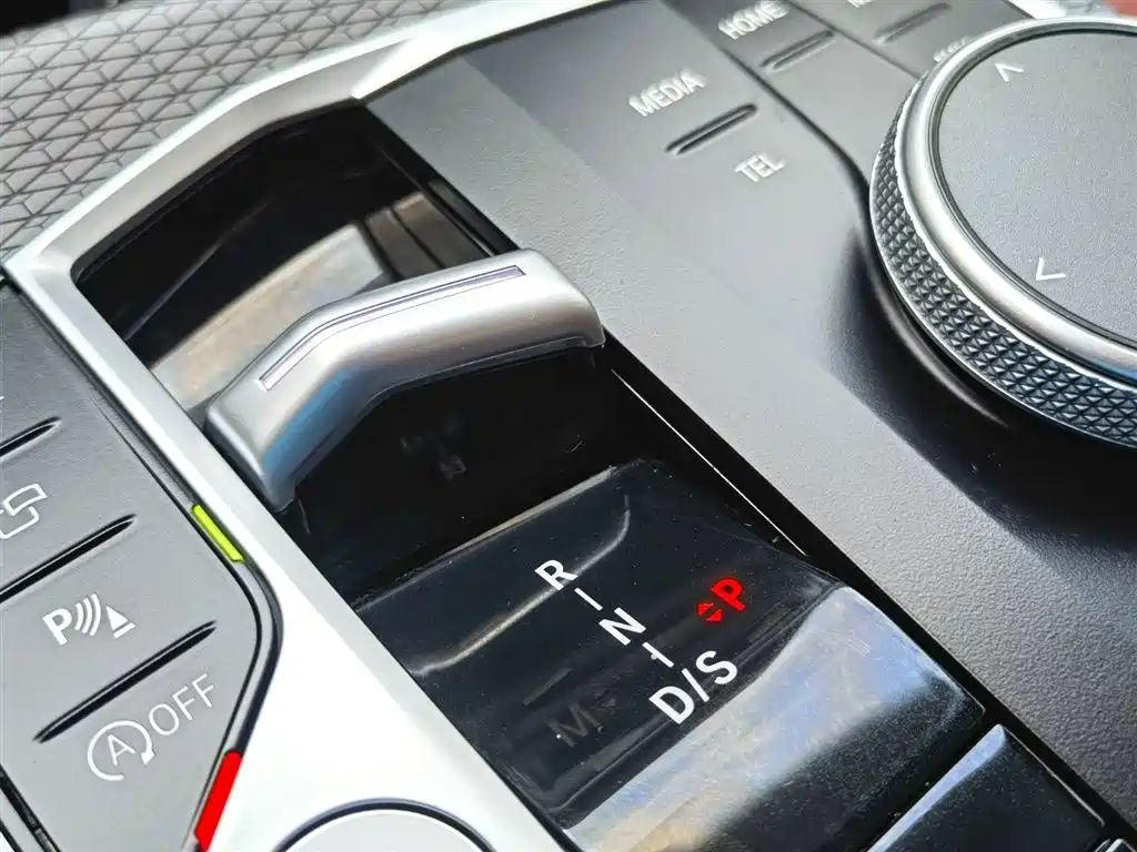 BMW 3 Series 2023 — фото 12