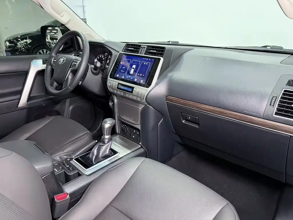 Toyota Prado 2020 — фото 10