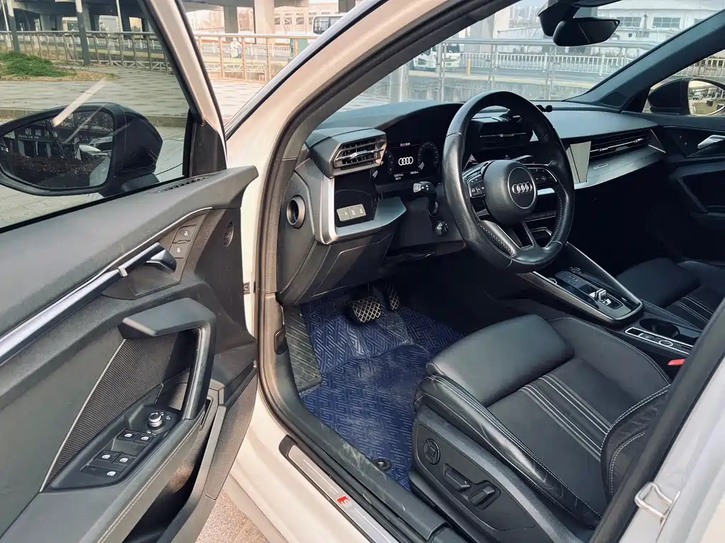 Audi A3 2021 — фото 17