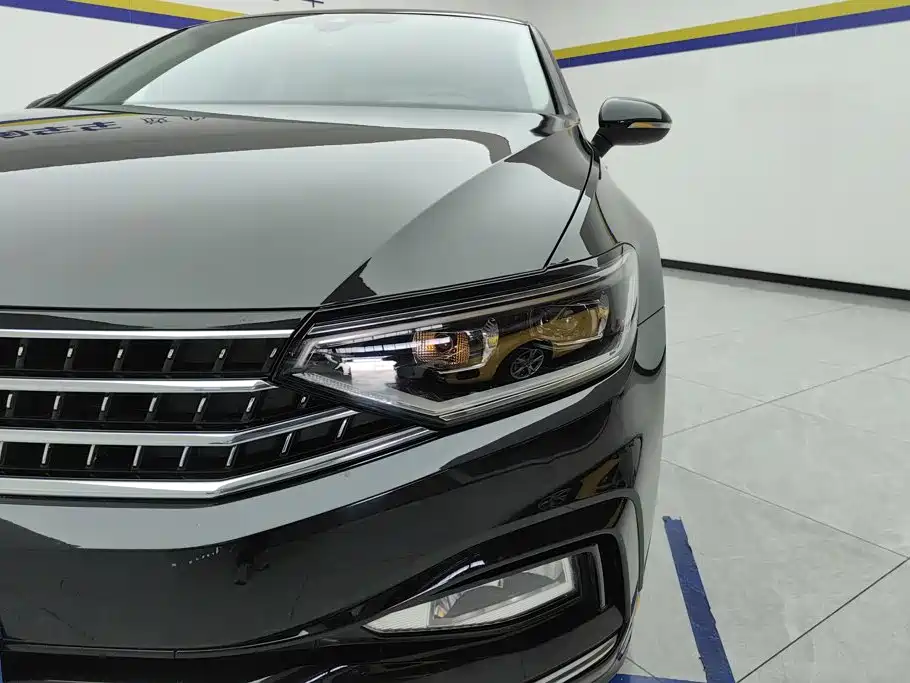 Volkswagen Magotan 2024