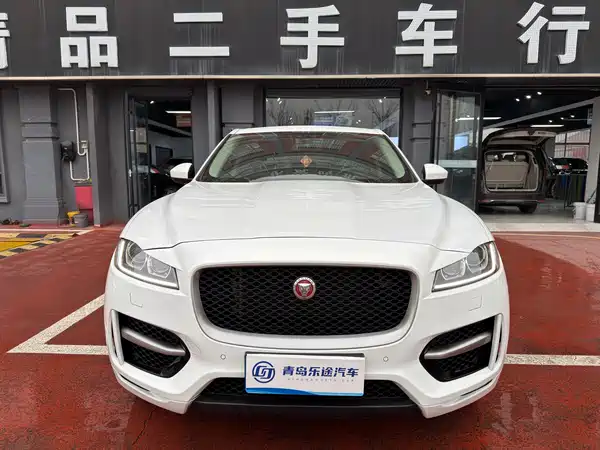 Jaguar F-PACE 2016