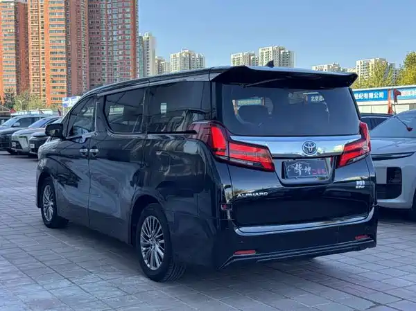 Toyota Alphard 2021