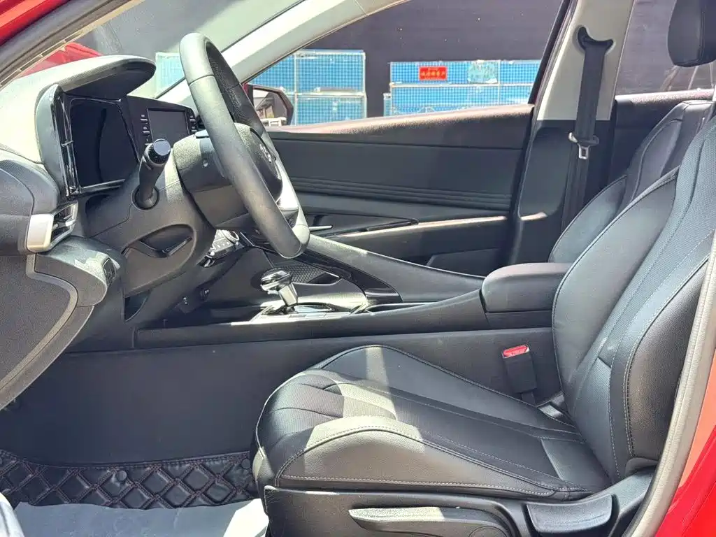 Hyundai Elantra 2023