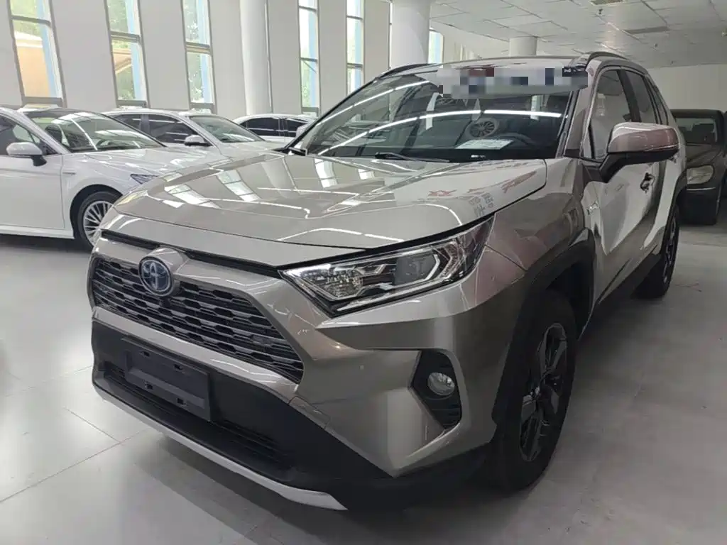 Toyota RAV4 2020 — фото 1