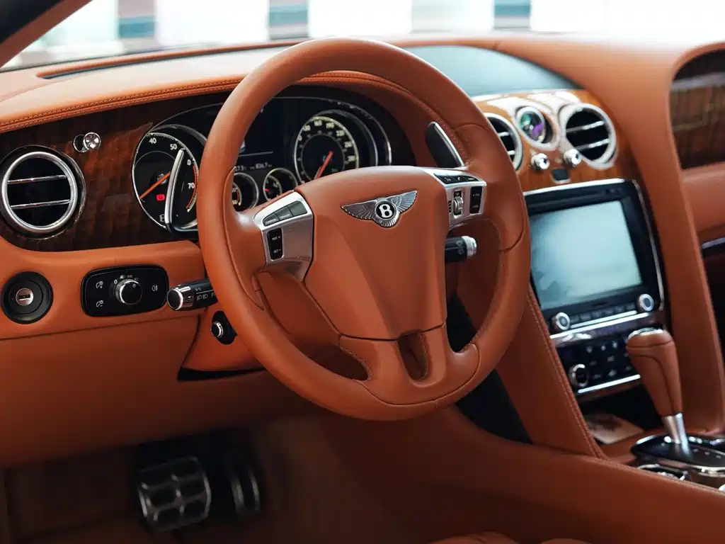 Bentley Continental 2017 — фото 13