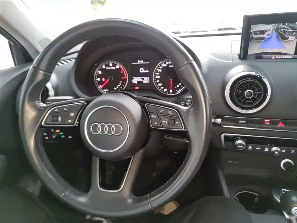 Audi A3 2018 — фото 10