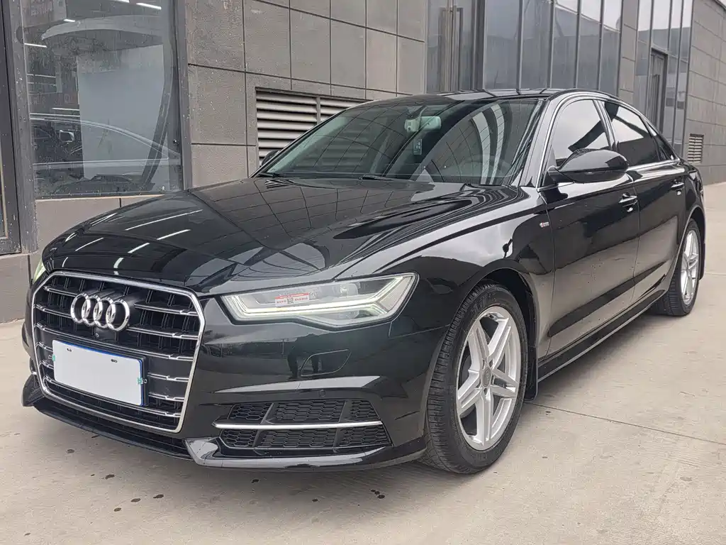 Audi A6L 2018 — фото 1