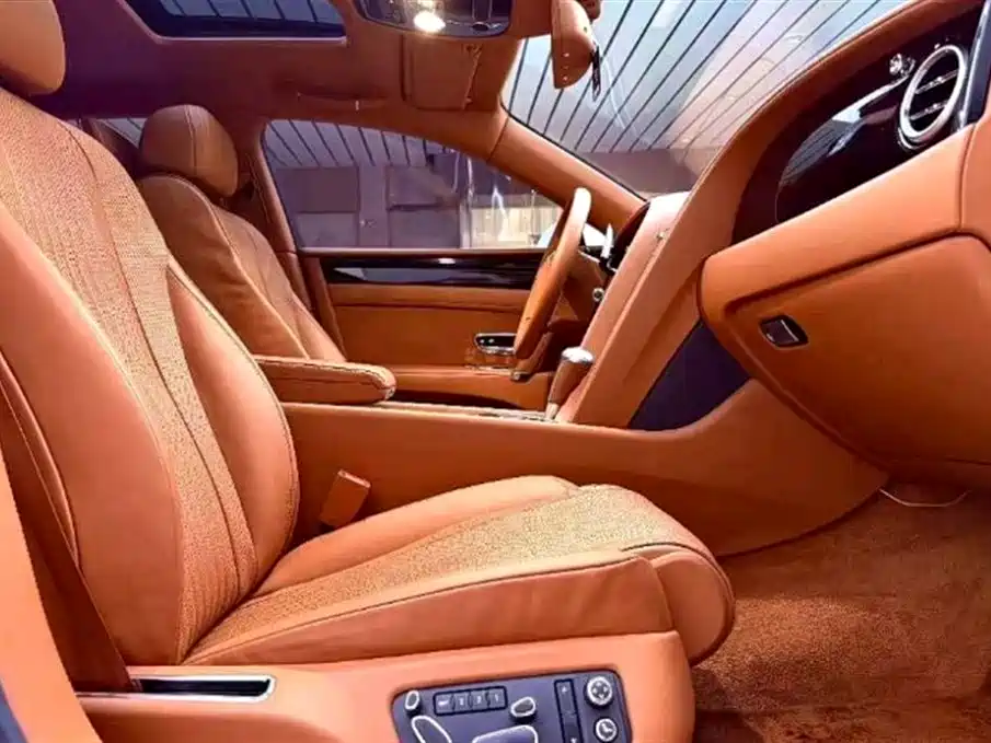 Bentley Flying Spur 2018 — фото 9