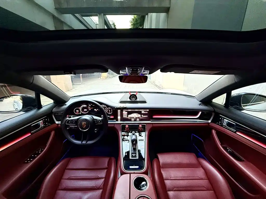 Porsche Panamera 2021