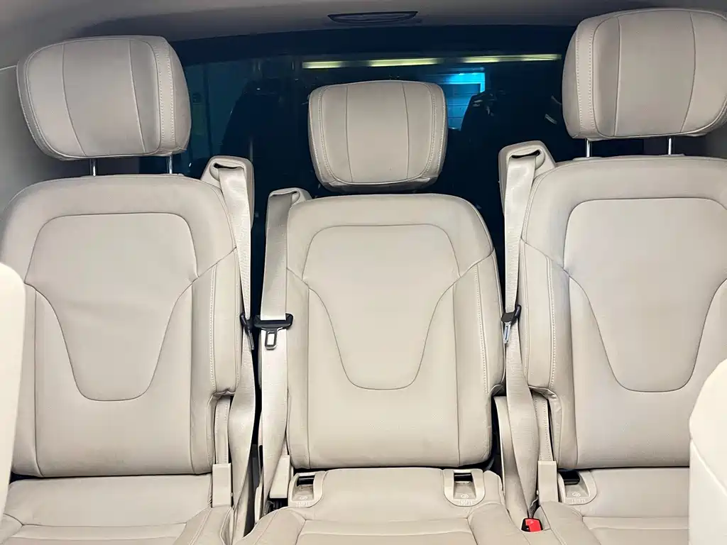 Mercedes-Benz V-Class 2018 — фото 10