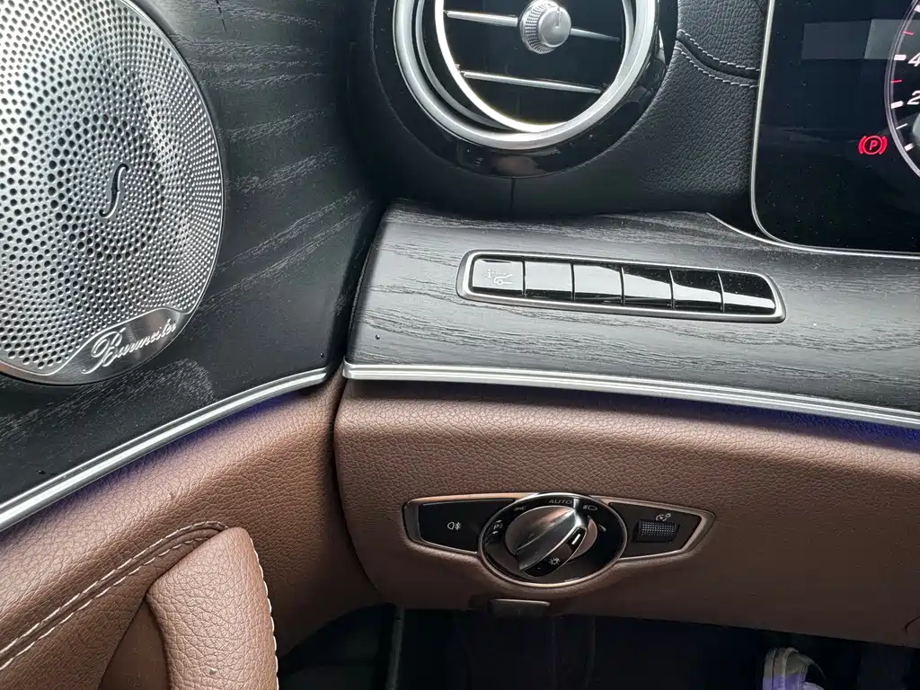 Mercedes-Benz E-Class 2020 — фото 20