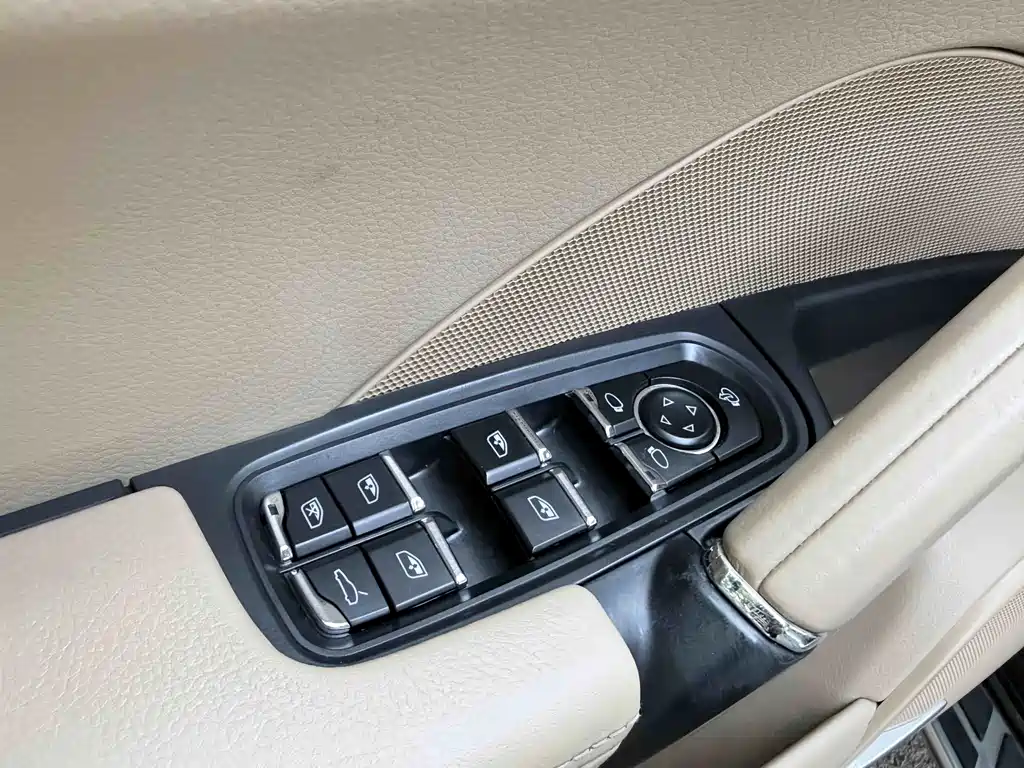 Porsche Cayenne 2014 — фото 17
