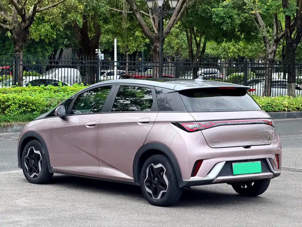 BYD Dolphin 2022 — фото 18
