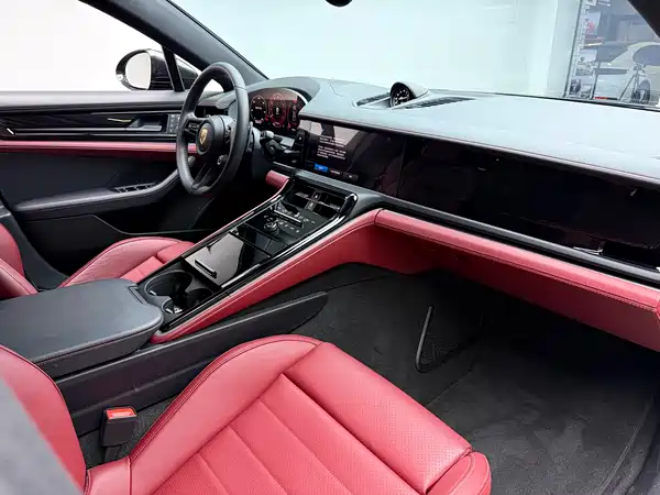 Porsche Panamera 2025