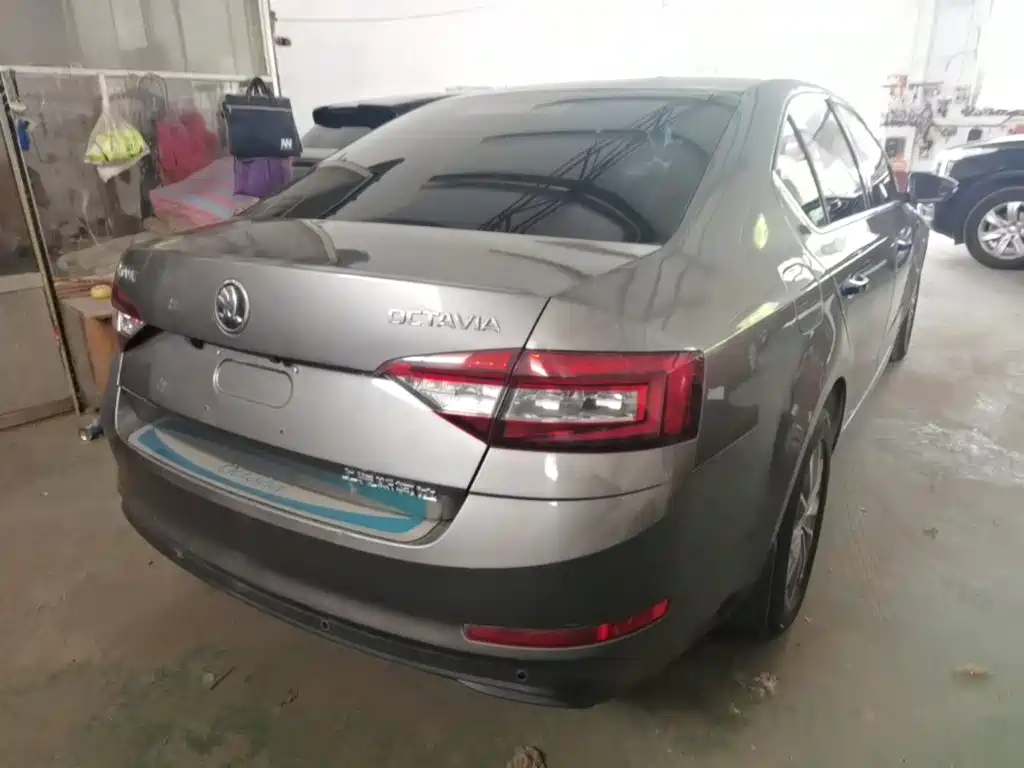 Skoda Octavia 2017 — фото 7