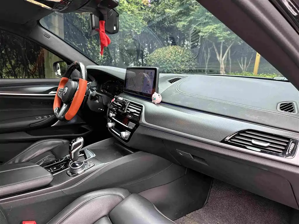 BMW 5 Series 2023 — фото 11