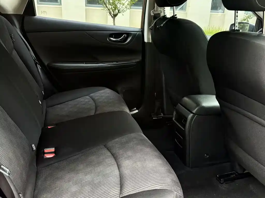 Nissan Tiida 2017 — фото 14