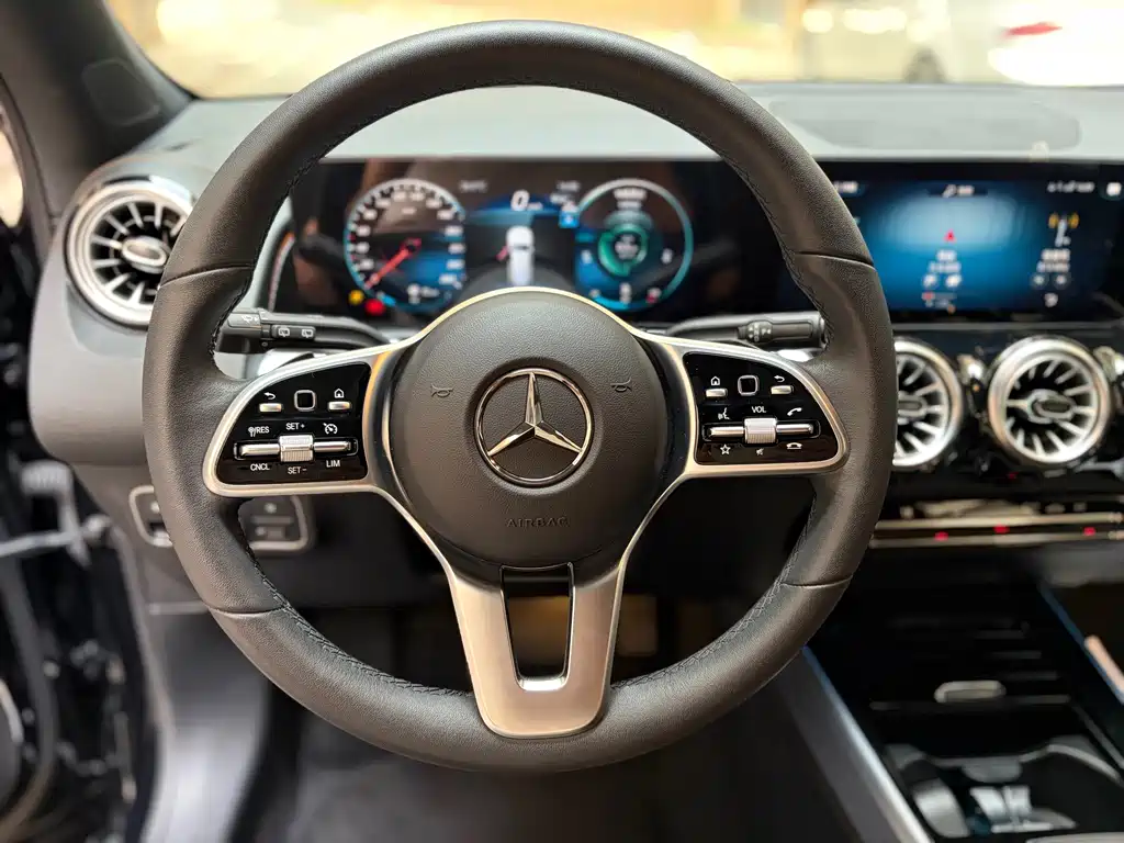 Mercedes-Benz GLB 2023 — фото 5