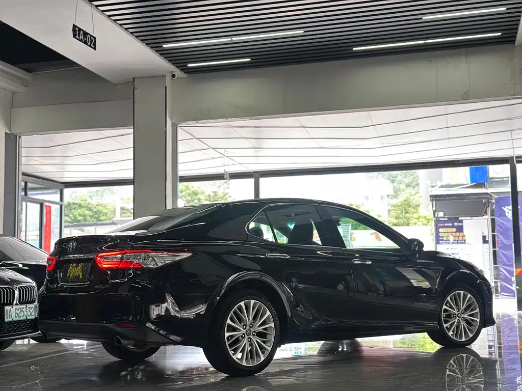 Toyota Camry 2020 — фото 6