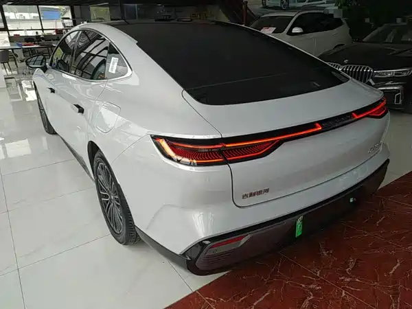 Geely Galaxy Starshine 8 2025