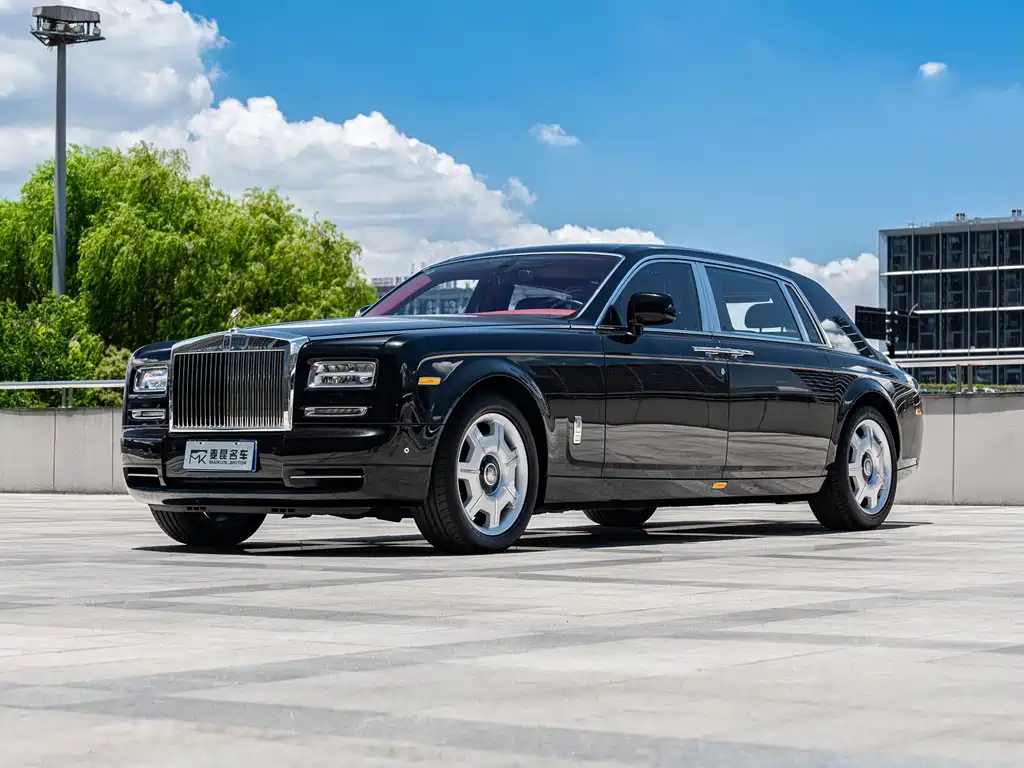 Rolls-Royce Phantom 2015 — фото 1