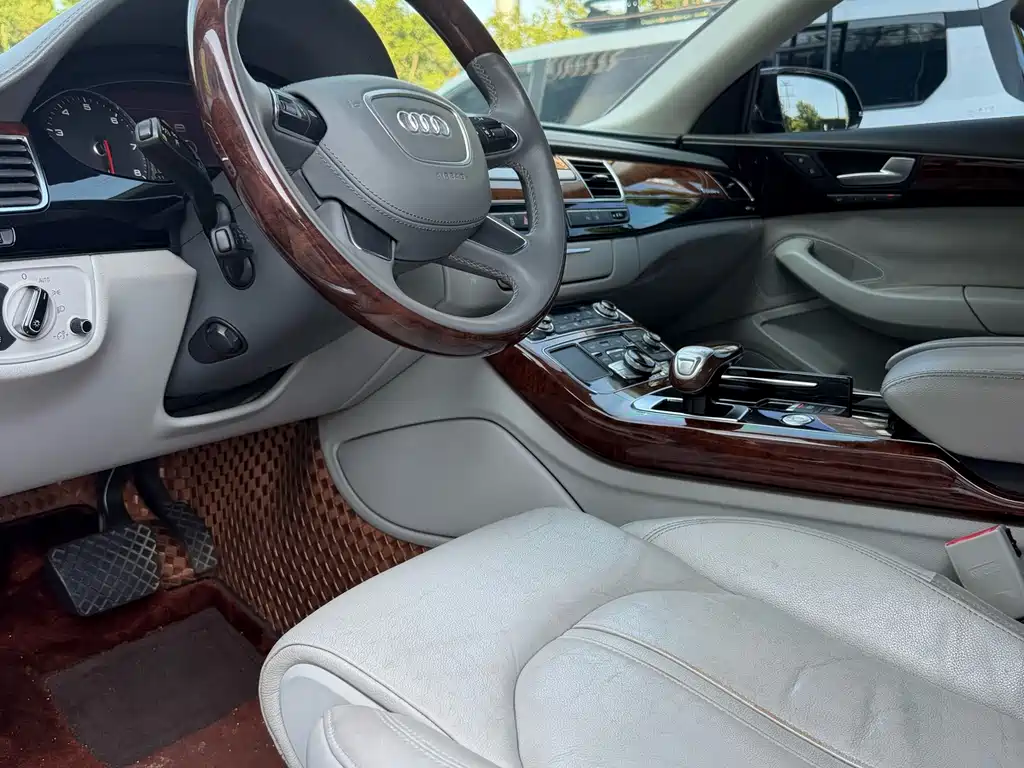 Audi A8 2011
