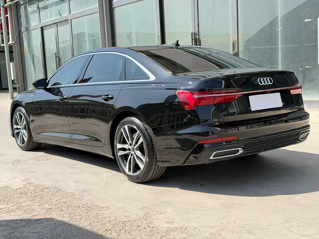 Audi A6L 2022