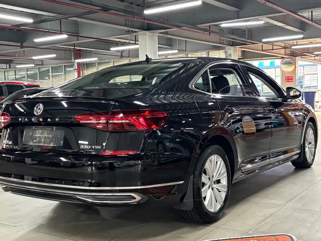 Volkswagen Passat 2018 — фото 14