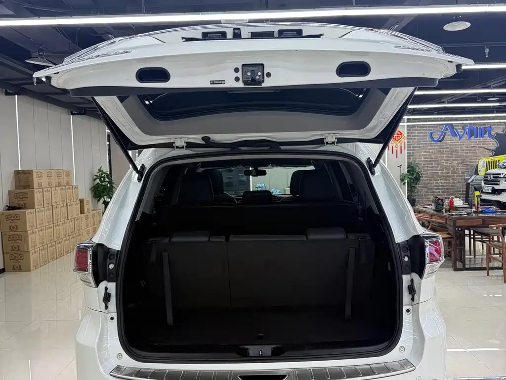 Toyota Highlander 2018 — фото 13