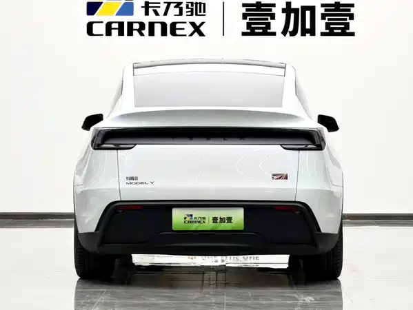 Tesla Model Y 2025