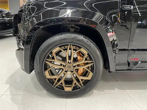 Land Rover Defender 2023