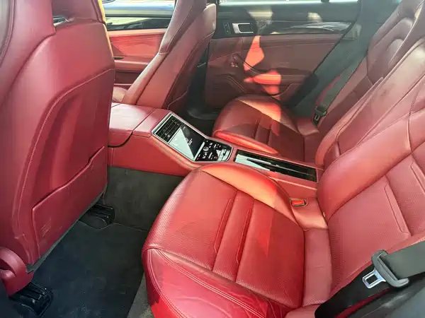 Porsche Panamera 2019