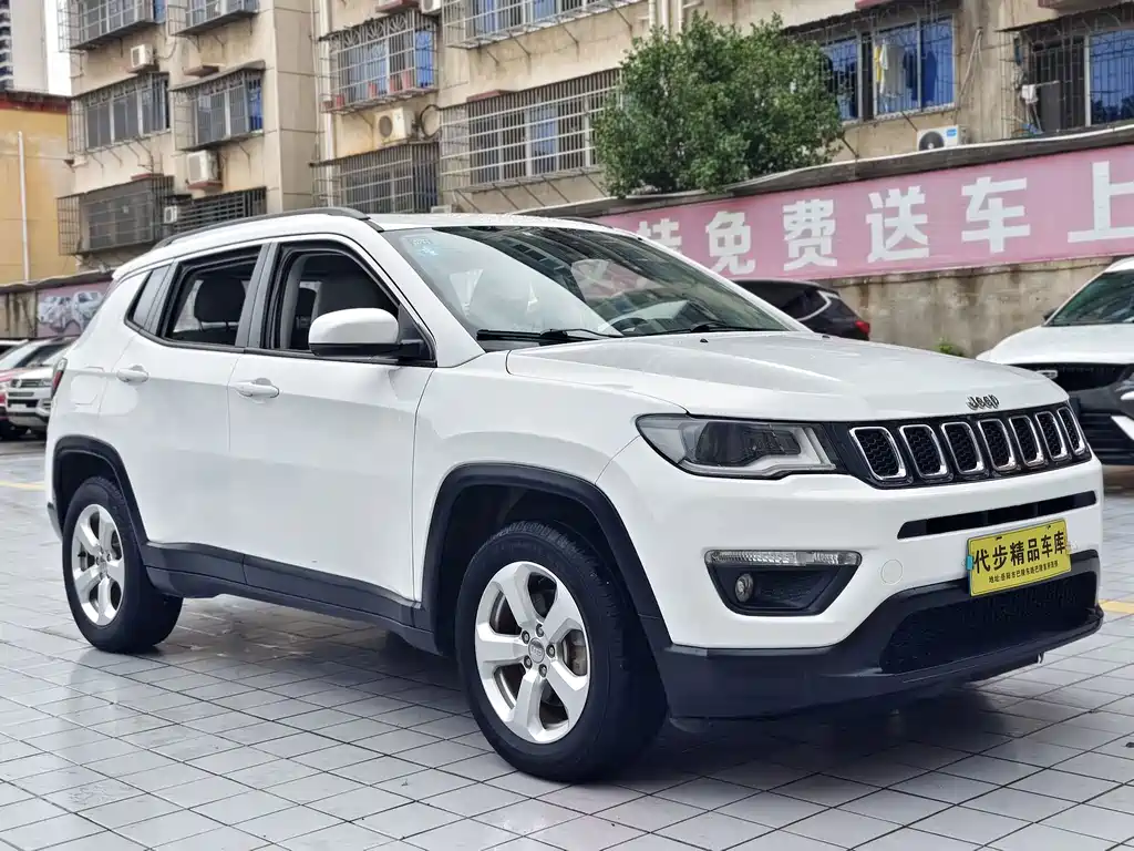 Jeep Compass 2017 — фото 3