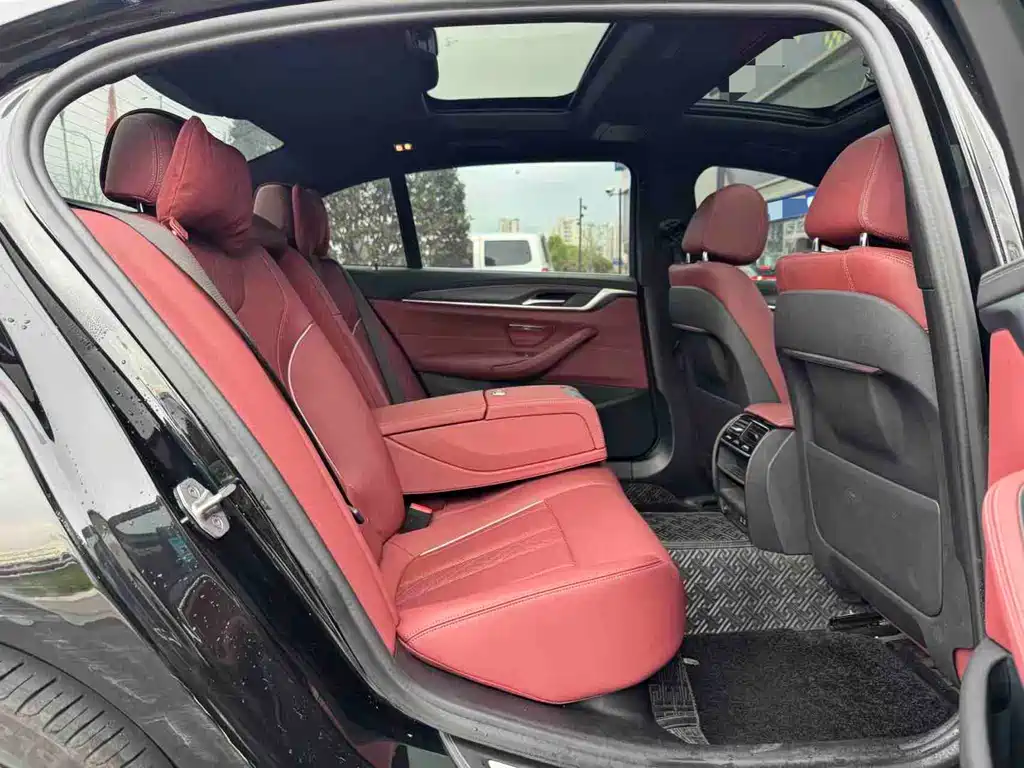 BMW 5 Series 2021 — фото 7