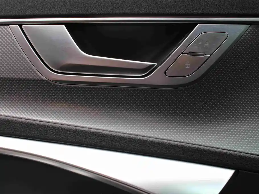 Audi A6L 2023 — фото 11