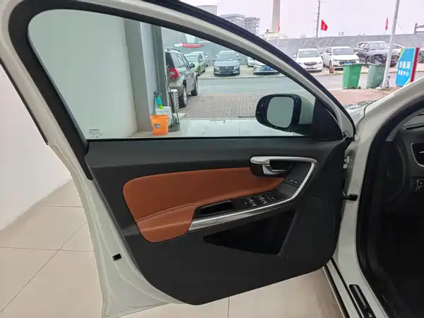 Volvo S60 2019