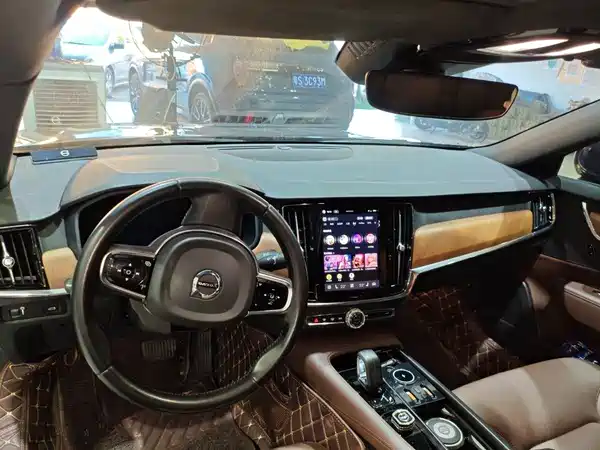 Volvo S90 2021
