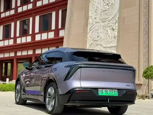 HiPhi Y 2024