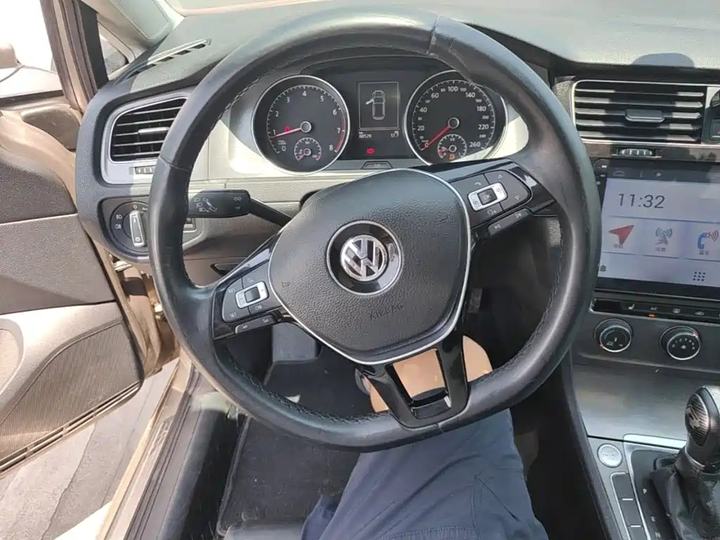 Volkswagen Golf 2015 — фото 11