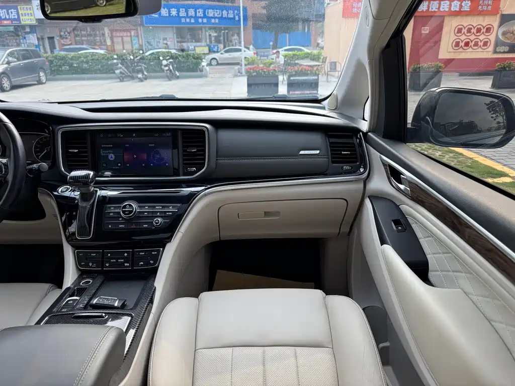 GAC Motor Trumpchi M8 2019 — фото 19