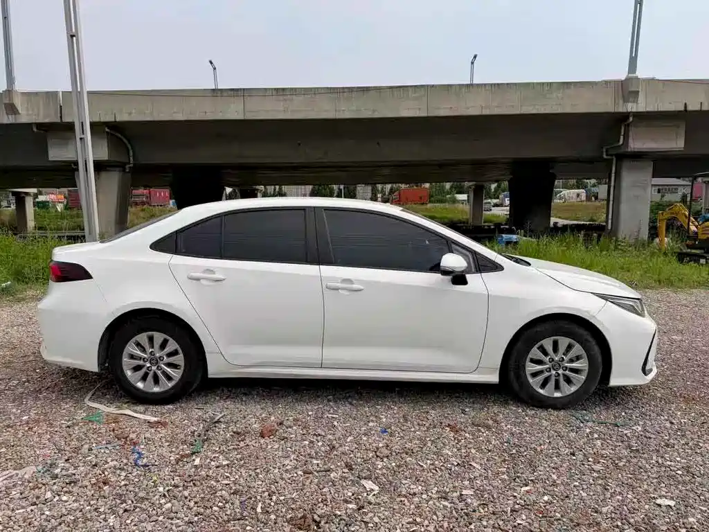 Toyota Corolla 2022 — фото 10