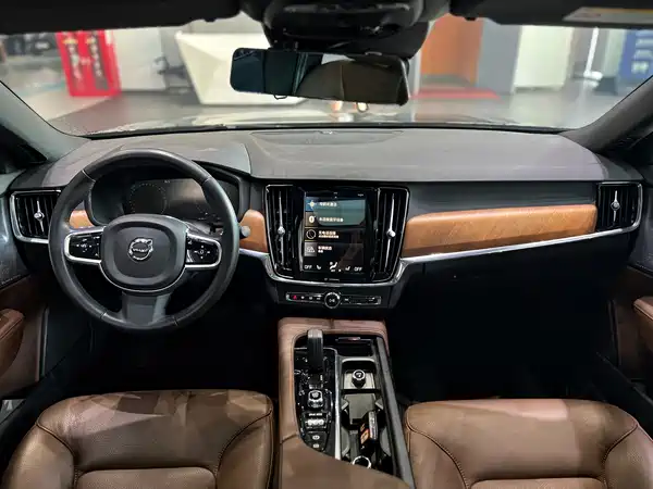 Volvo S90 2020
