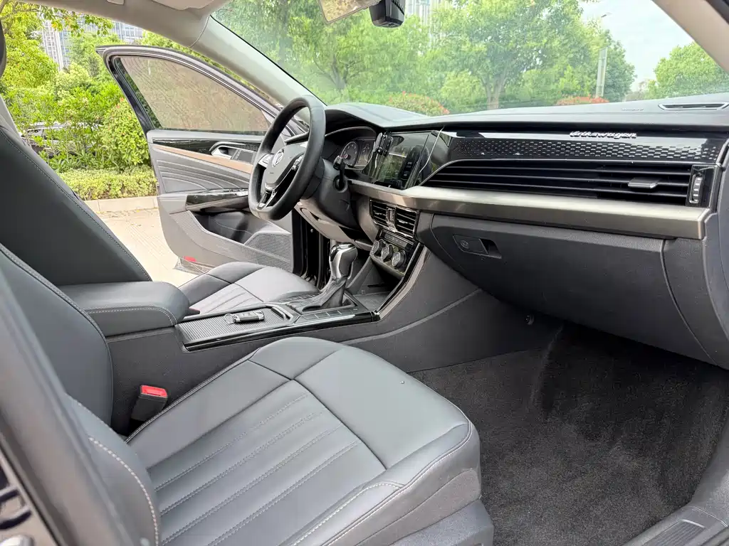 Volkswagen Passat 2019 — фото 12
