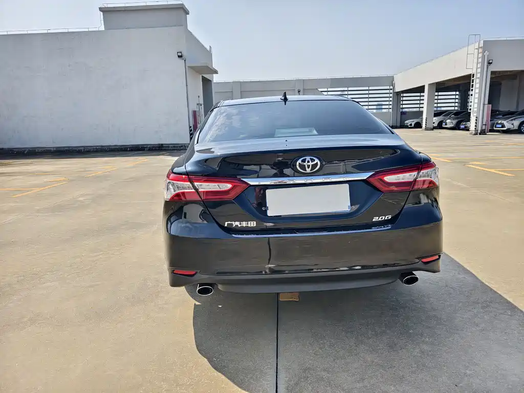 Toyota Camry 2022 — фото 5