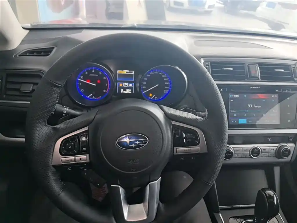 Subaru Outback 2016 — фото 10