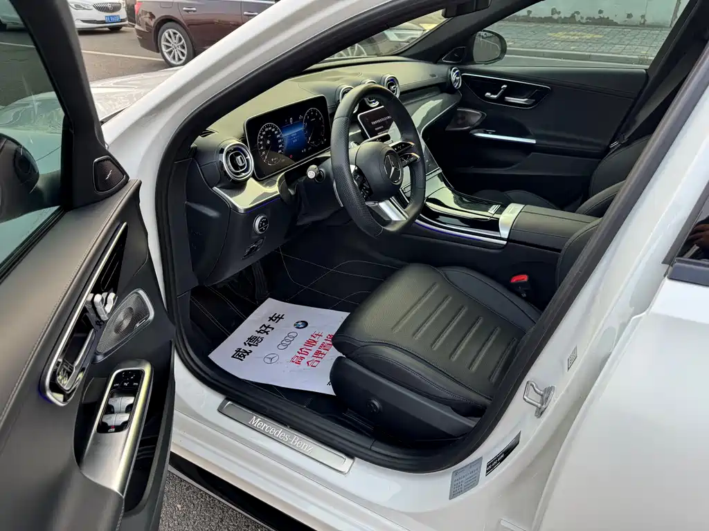 Mercedes-Benz C-Class 2023 — фото 10