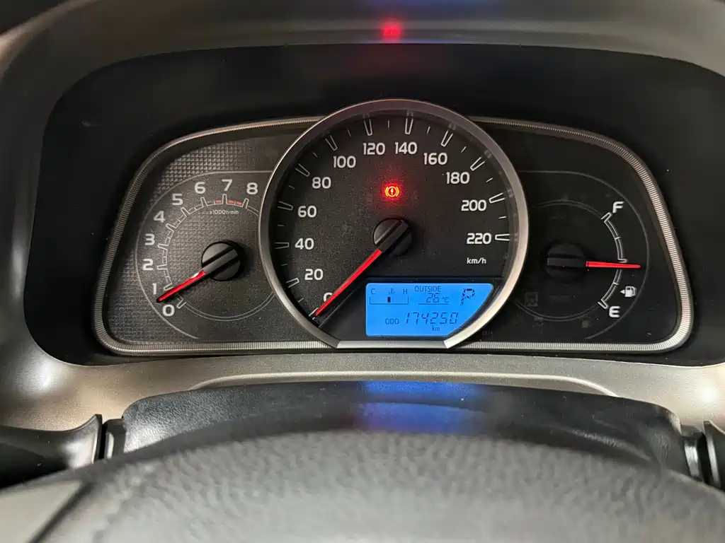 Toyota RAV4 2015 — фото 16