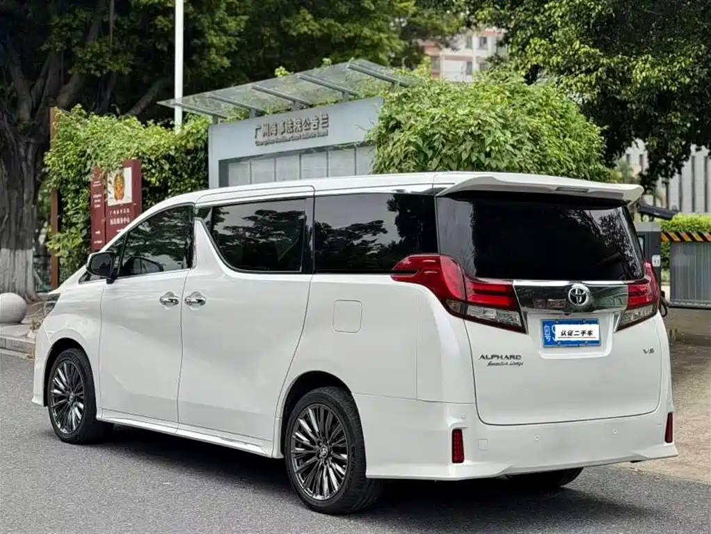 Toyota Alphard 2017 — фото 4